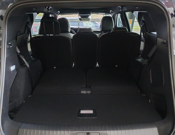 Peugeot 5008 SUV / Terénní 1,2 l 107 kw