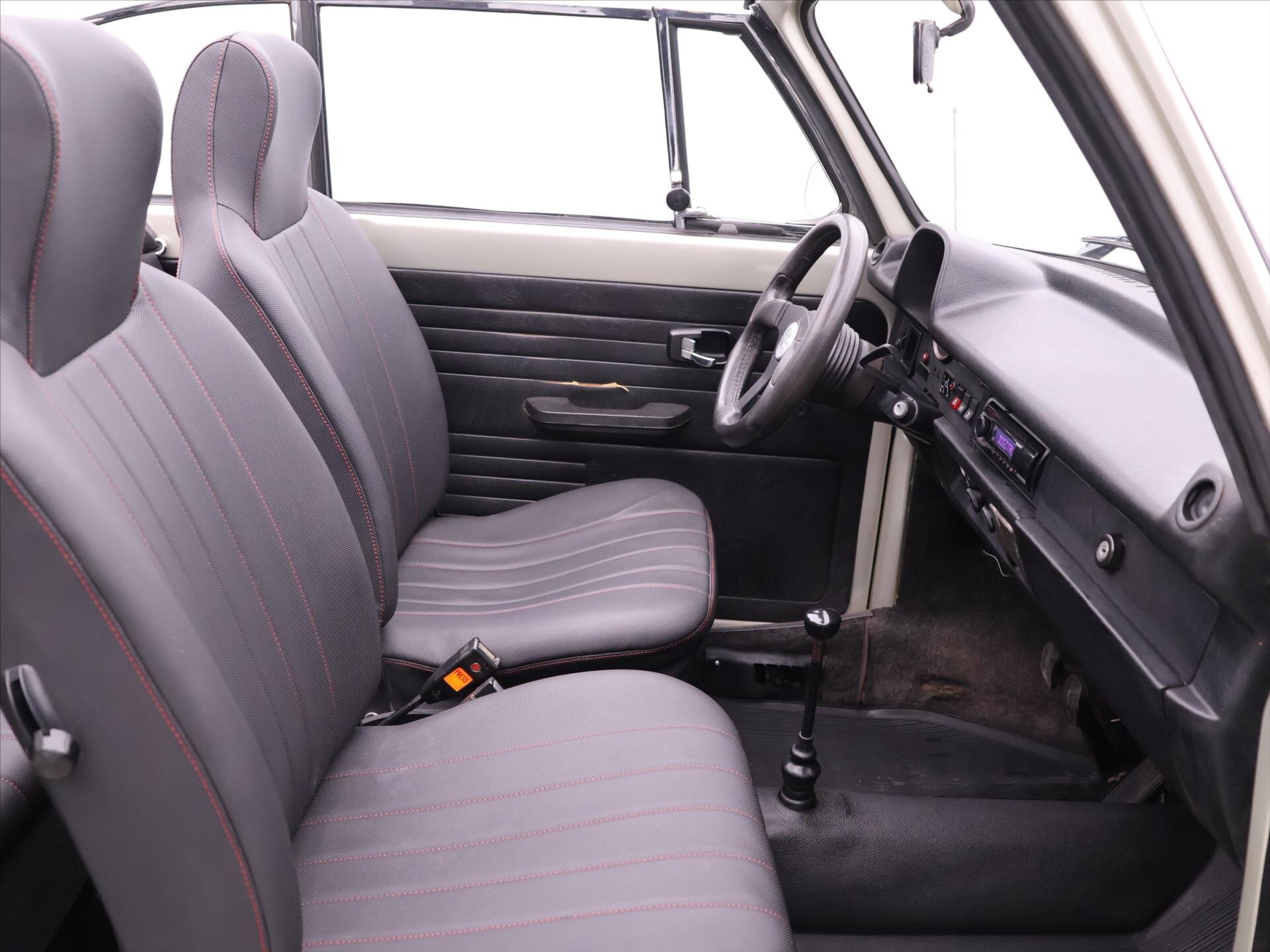 Volkswagen Beetle Kabriolet 1,3 l 32 kw