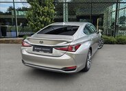 Lexus ES 300h Sedan / Limuzína 2,5 l 160 kw