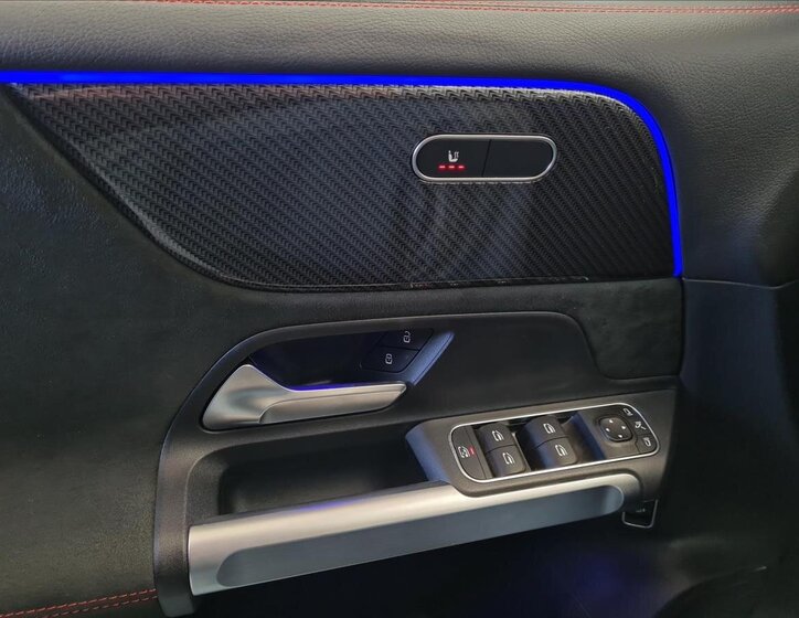 Mercedes-Benz GLB 12