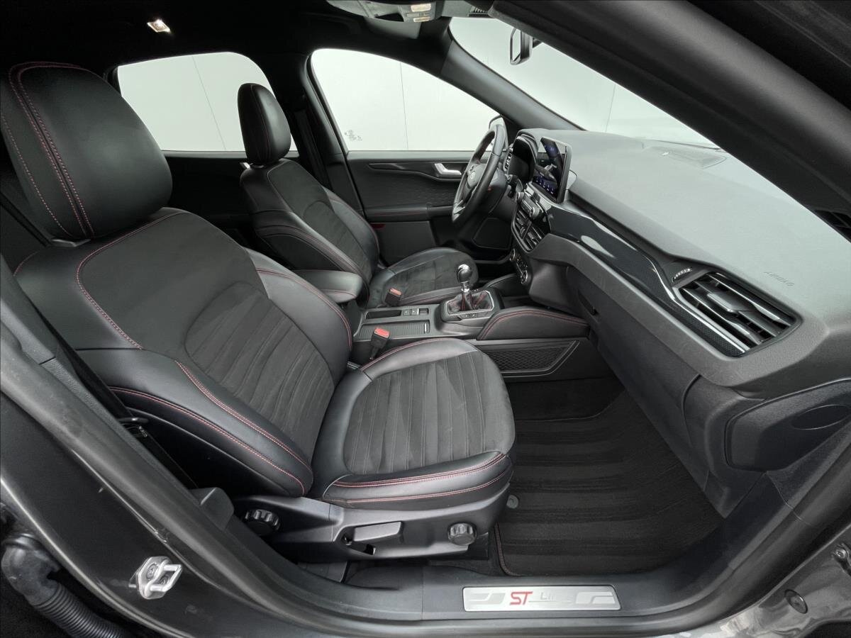 Ford Kuga SUV / Terénní 1,5 l 88 kw