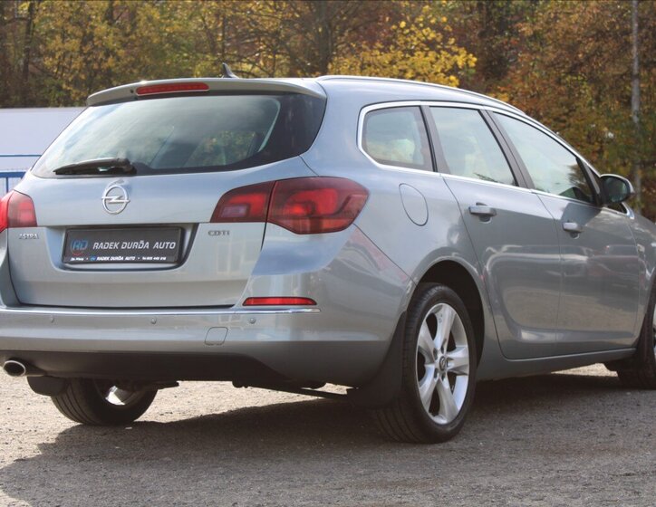 Opel Astra Kombi 2,0 l 121 kw