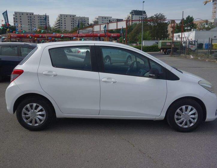 Toyota Yaris 6