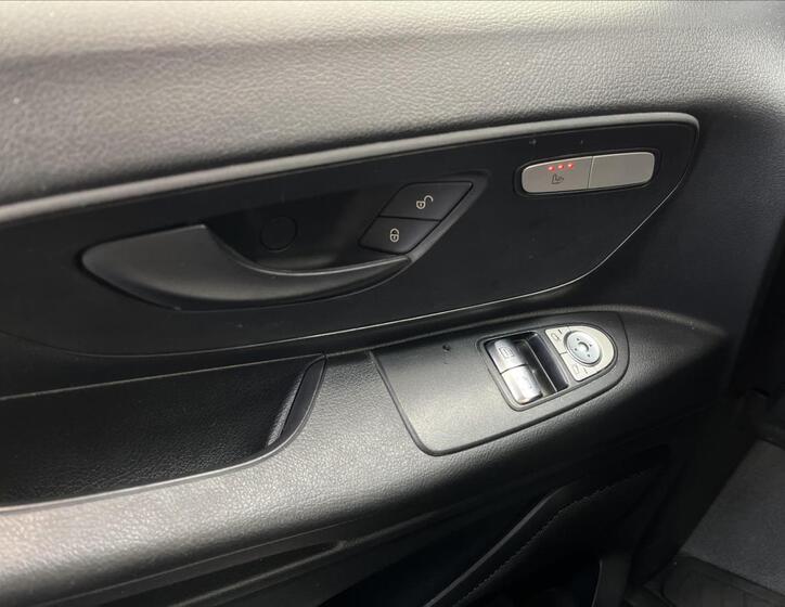 Mercedes-Benz Vito 12