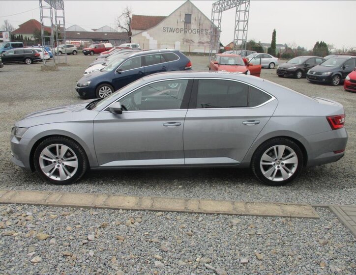 Škoda Superb Liftback 2,0 l 110 kw