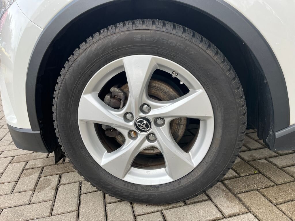 Toyota C-HR SUV / Terénní 1,8 l 72 kw