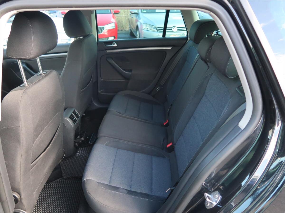 Volkswagen Golf Kombi 1,6 l 77 kw