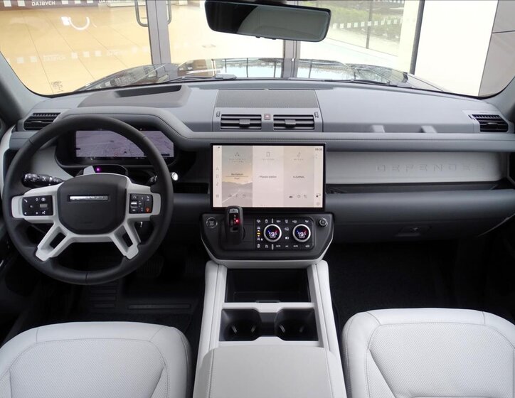 Land Rover Defender SUV / Terénní 5,0 l 313 kw