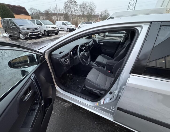 Toyota Auris Hatchback 1,8 l 73 kw