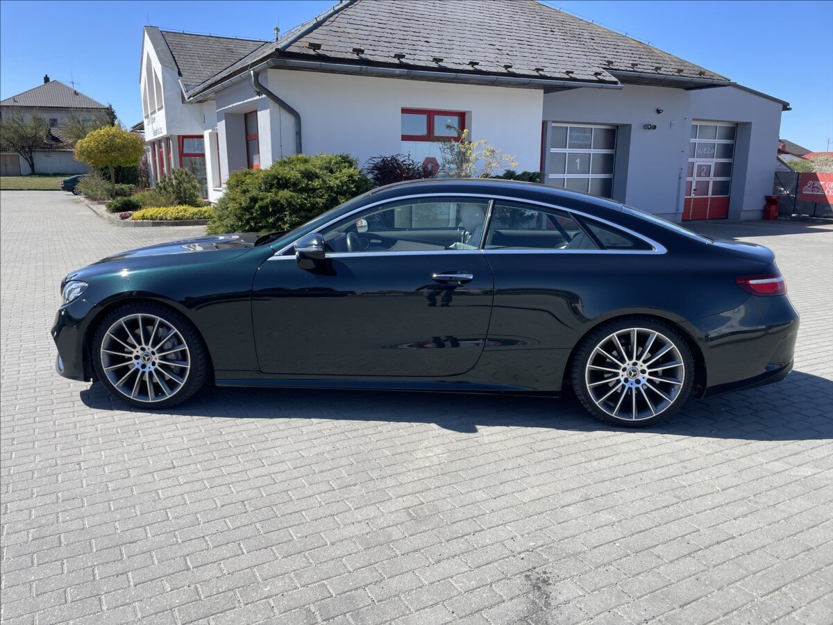 Mercedes-Benz Třídy E Kupé 2,0 l 180 kw