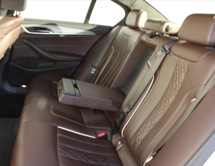 BMW Řada 5 Sedan 3,0 l 250 kw