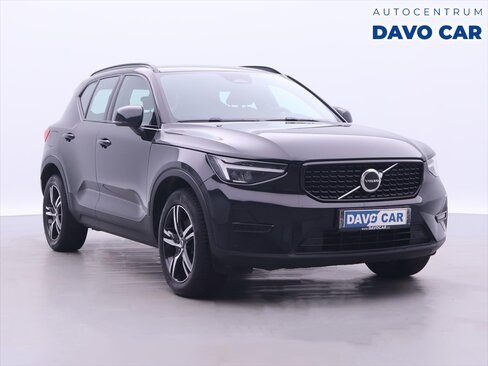 Volvo XC40 SUV / Terénní 2,0 l 145 kw