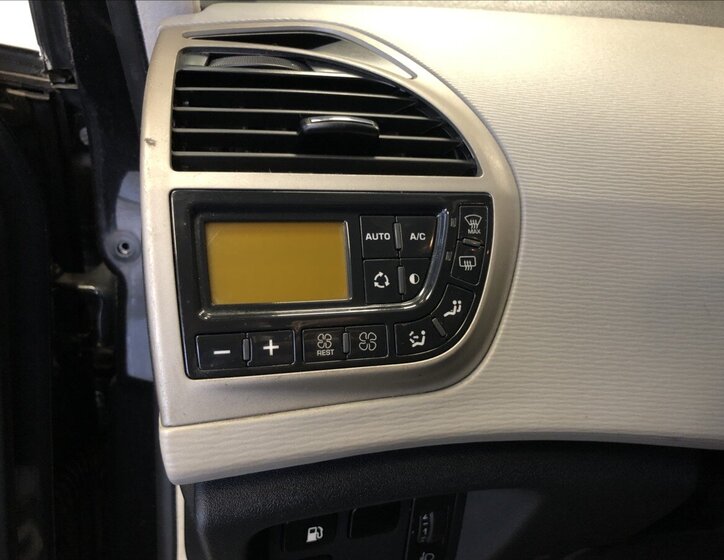 Citroën Grand C4 Picasso 21