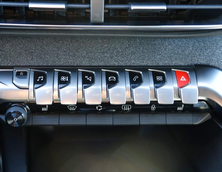 Peugeot 5008 SUV 1,6 l 133 kw