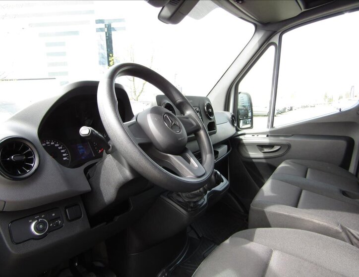 Mercedes-Benz Sprinter 7