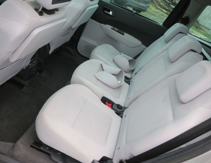 Peugeot 5008 MPV 2,0 l 120 kw