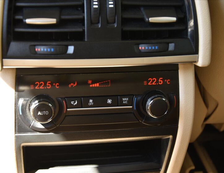 BMW X5 SUV / Terénní 3,0 l 230 kw