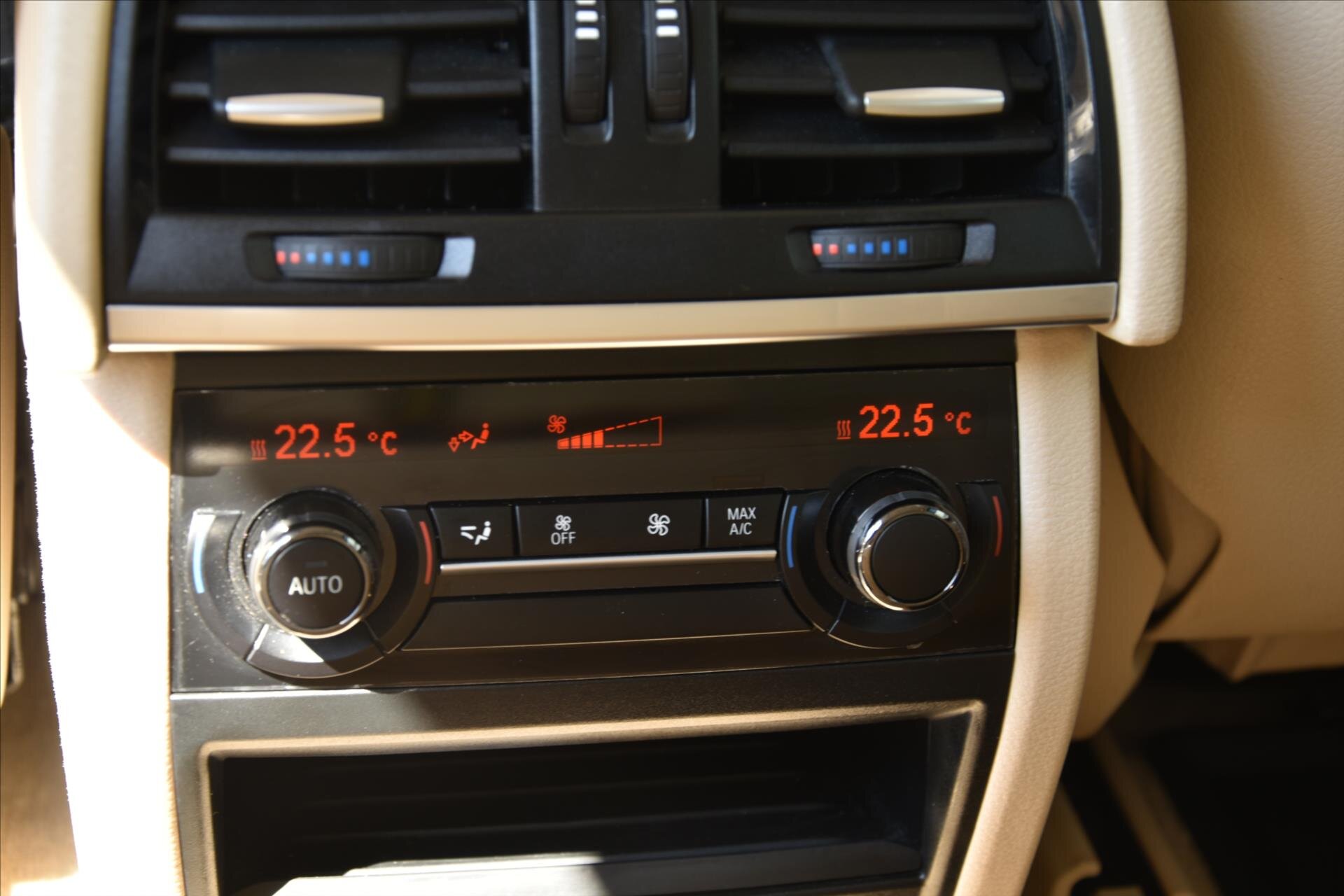 BMW X5 SUV / Terénní 3,0 l 230 kw