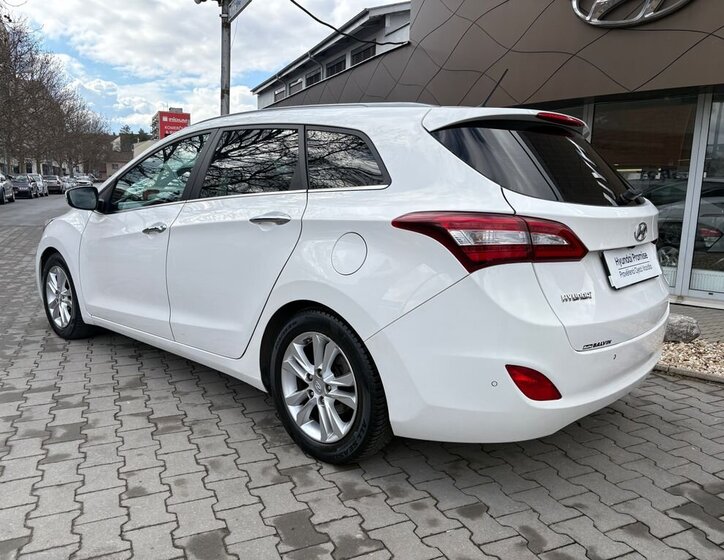 Hyundai i30 Kombi 1,6 l 99 kw