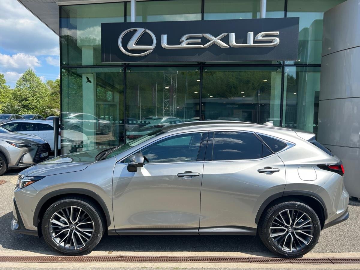 Lexus NX 350h SUV / Terénní 2,5 l 150 kw
