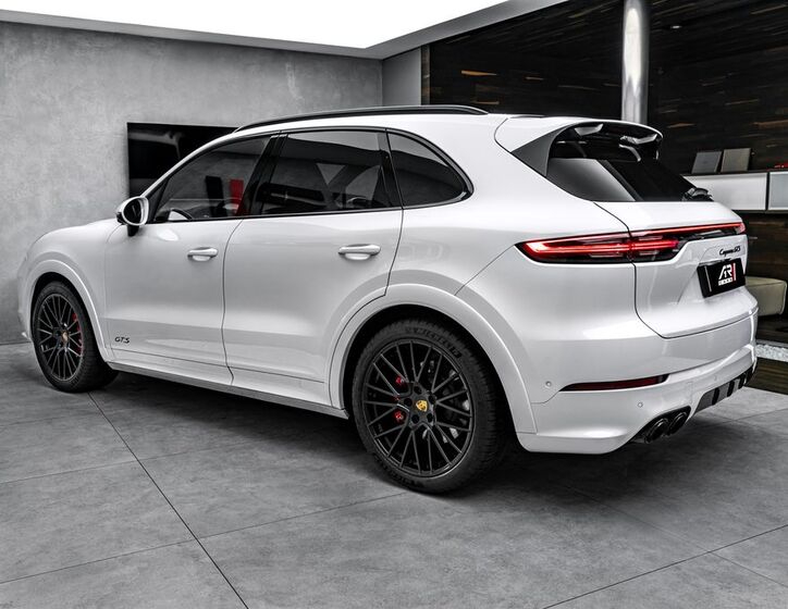 Porsche Cayenne SUV 4,0 l 338 kw