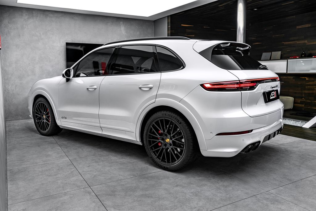 Porsche Cayenne SUV 4,0 l 338 kw