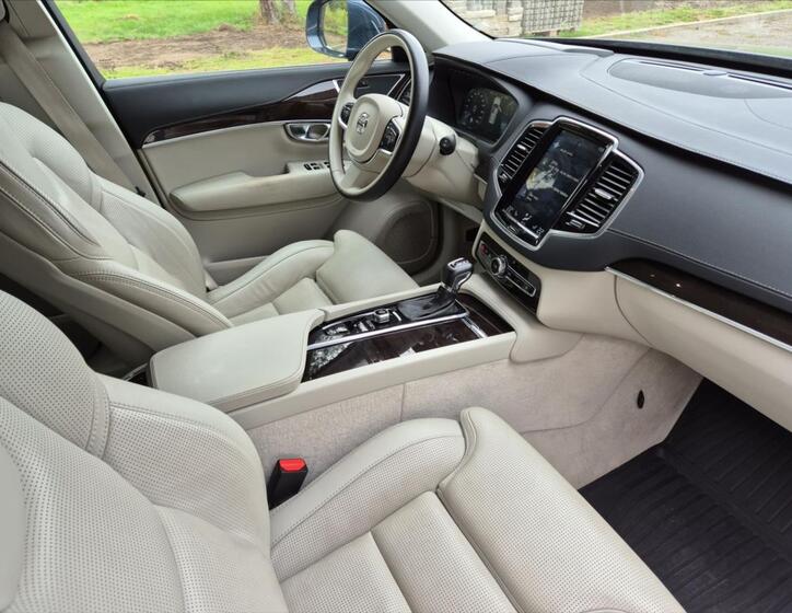 Volvo XC90 13