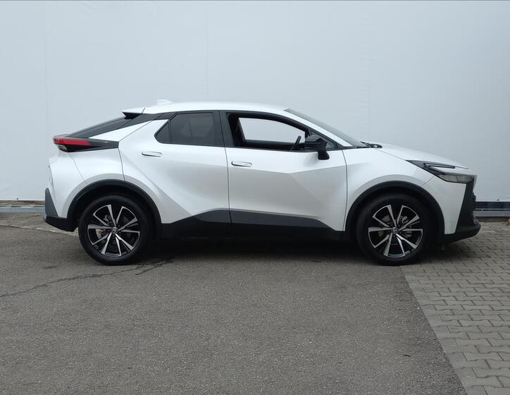 Toyota C-HR 2