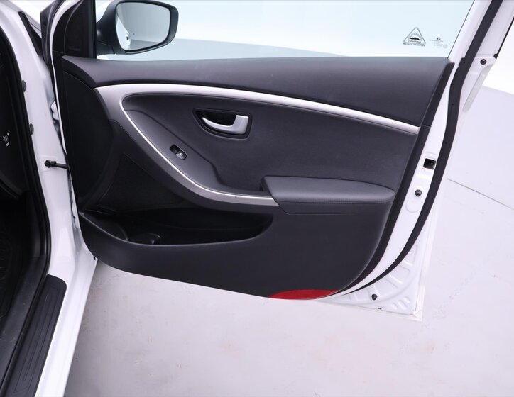 Hyundai i30 Kombi 1,6 l 99 kw