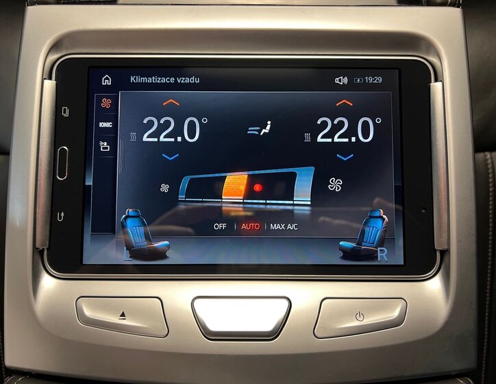 BMW Řada 7 Sedan 3,0 l 294 kw