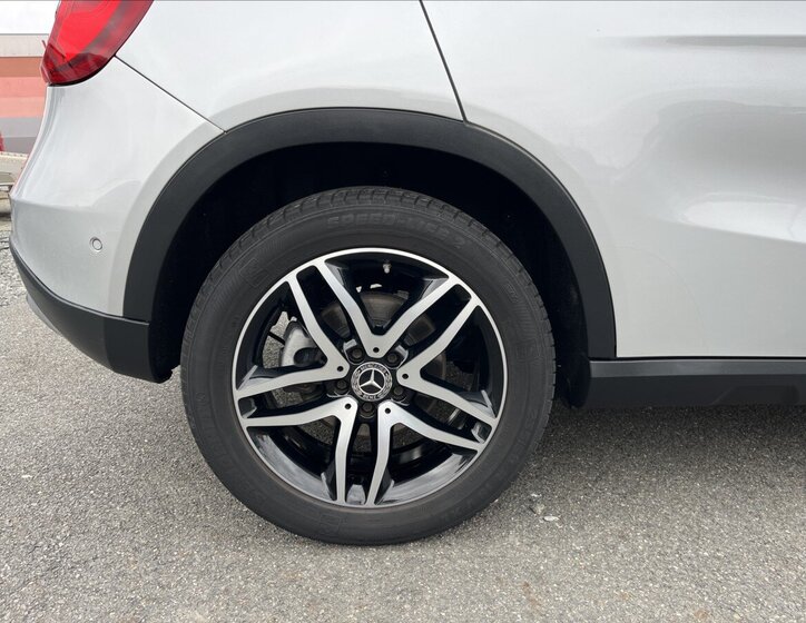 Mercedes-Benz GLA Hatchback 1,6 l 115 kw