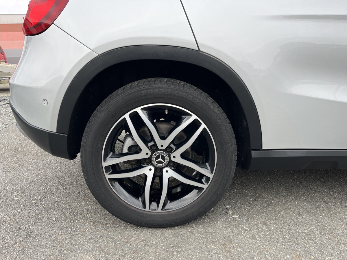 Mercedes-Benz GLA Hatchback 1,6 l 115 kw