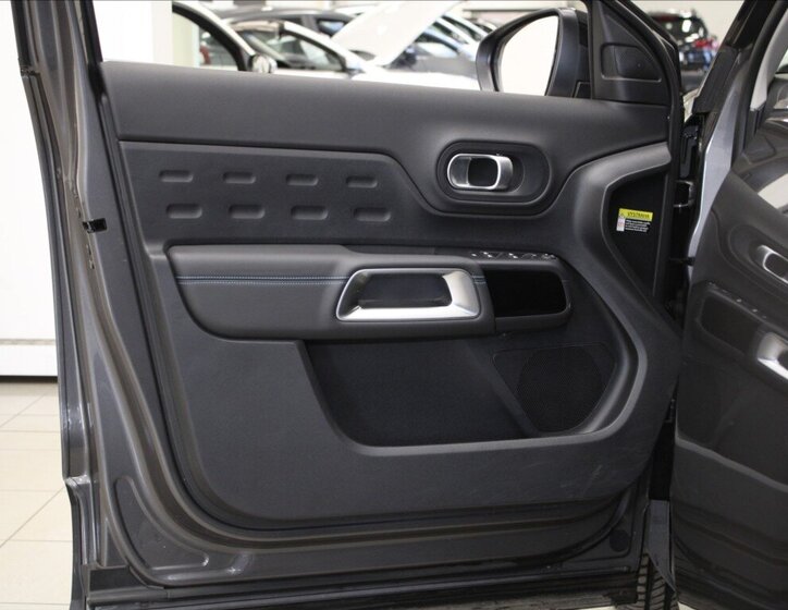 Citroën C5 Aircross SUV 1,6 l 165 kw