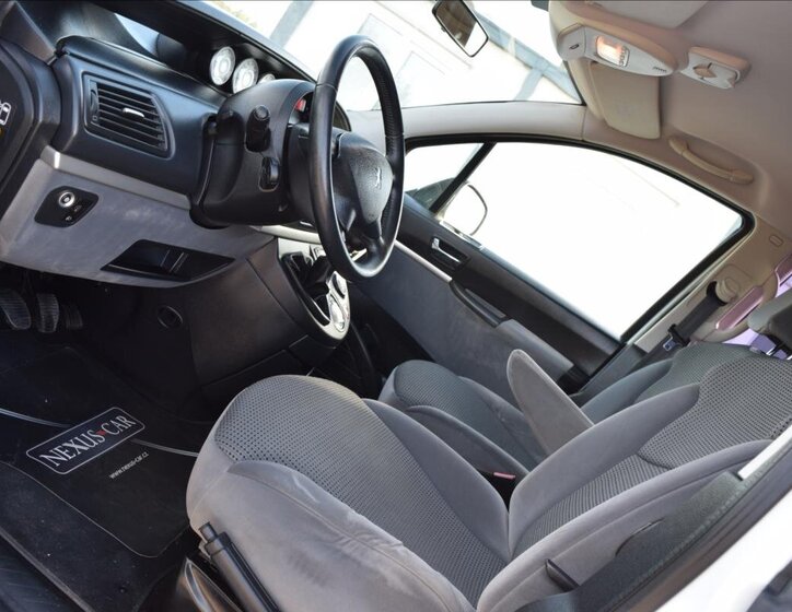 Peugeot 807 MPV 2,0 l 100 kw