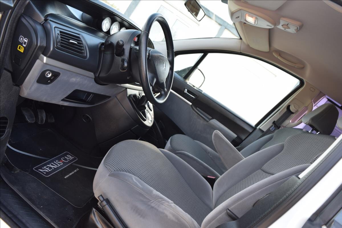 Peugeot 807 MPV 2,0 l 100 kw
