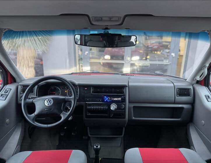 Volkswagen Multivan 11