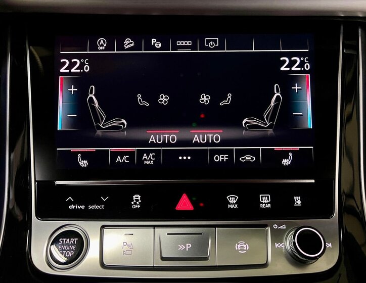 Audi Q8 SUV / Terénní 3,0 l 210 kw