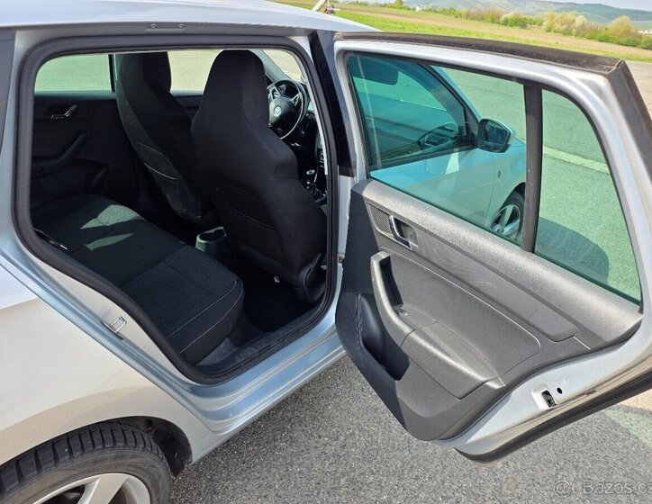 Škoda Rapid Sedan / Limuzína 0,0 77 kw