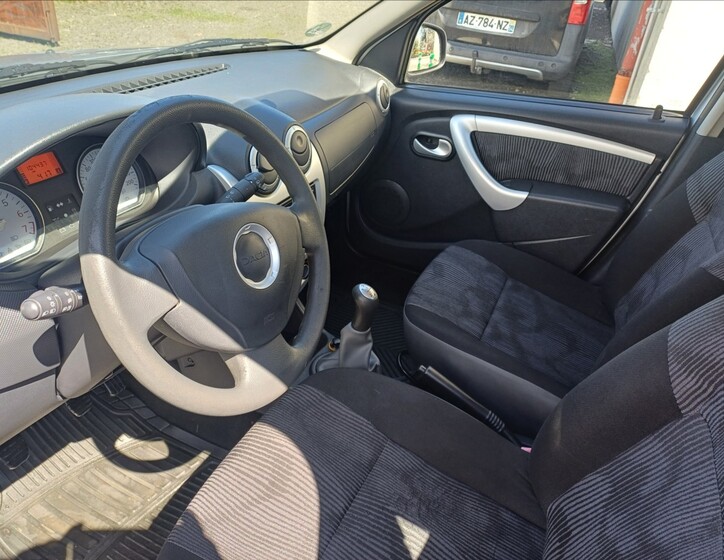 Dacia Sandero 10