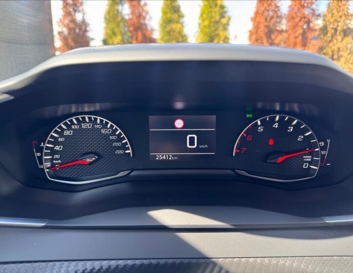 Peugeot 208 Hatchback 1,2 l 55 kw