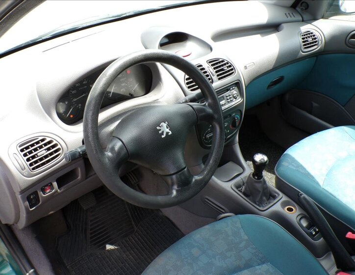Peugeot 206 13