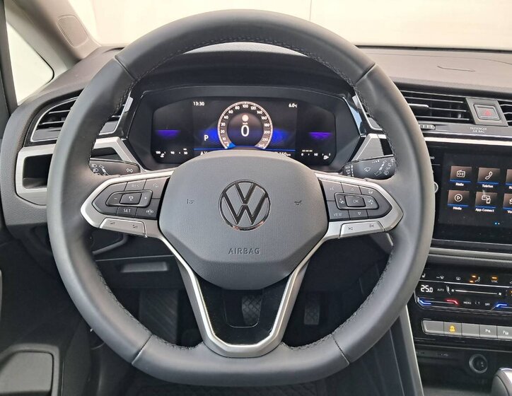 Volkswagen Touran 6