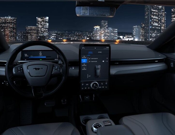 Ford Mustang Mach-E SUV 0,0 216 kw