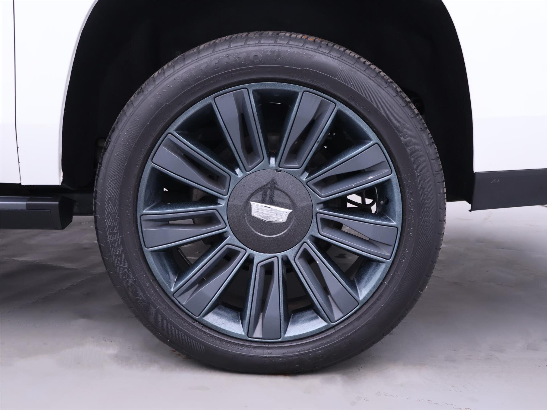 Cadillac Escalade SUV / Terénní 6,2 l 313 kw