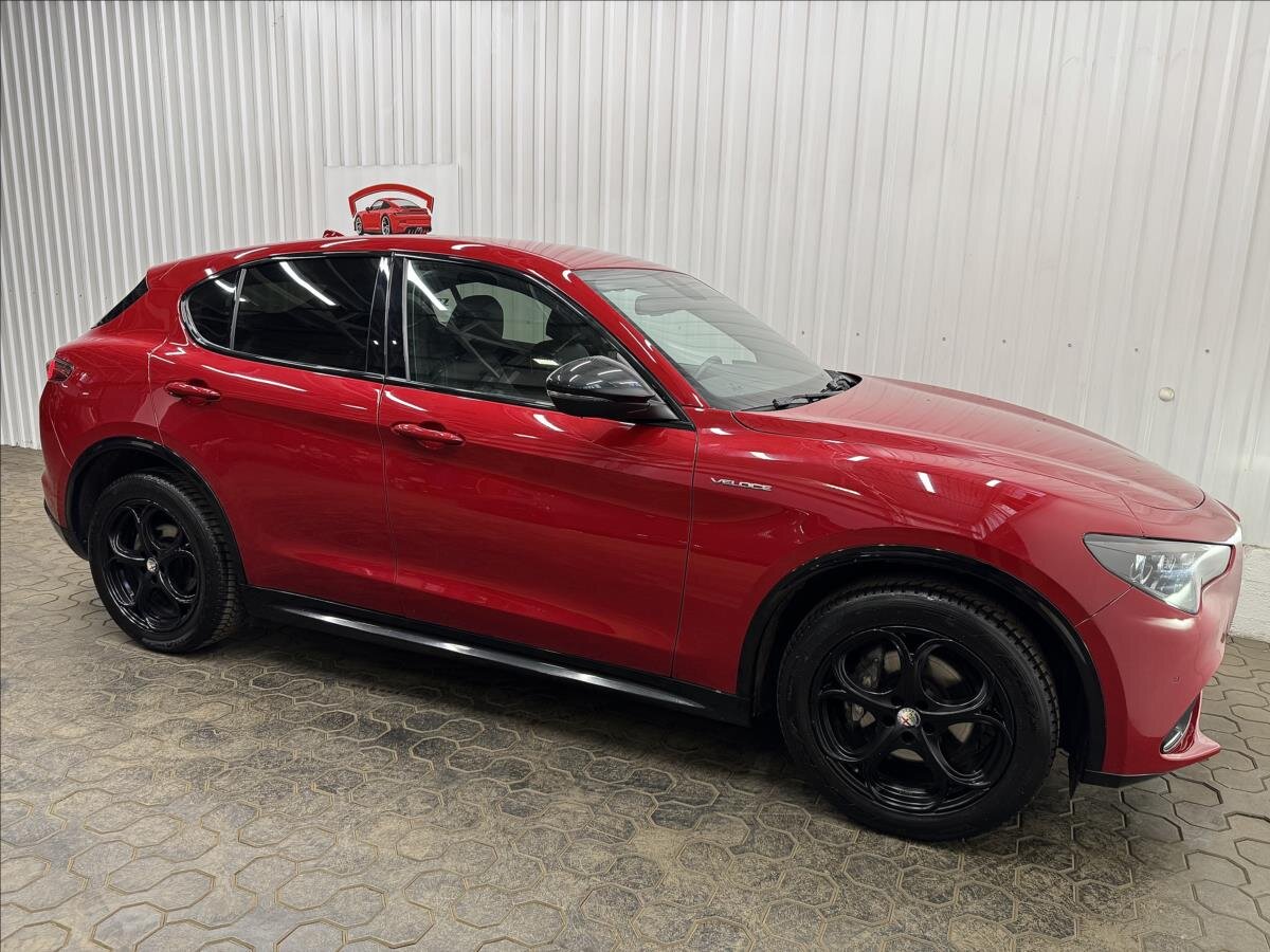 Alfa Romeo Stelvio SUV / Terénní 2,1 l 154 kw