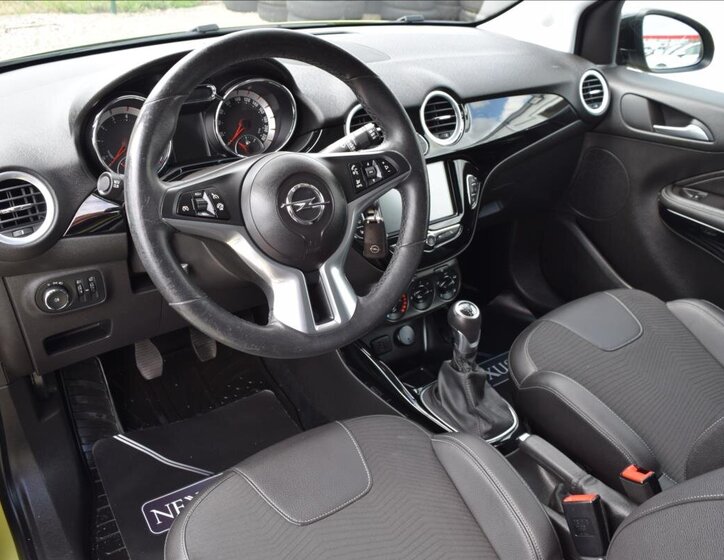 Opel Adam Hatchback 999,0 66 kw