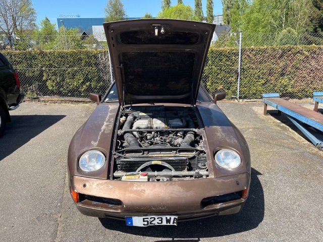 Porsche 928