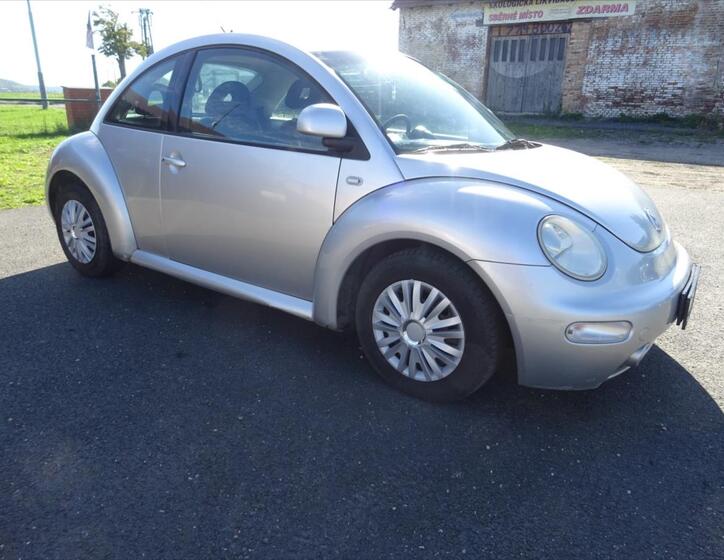 Volkswagen New Beetle 2