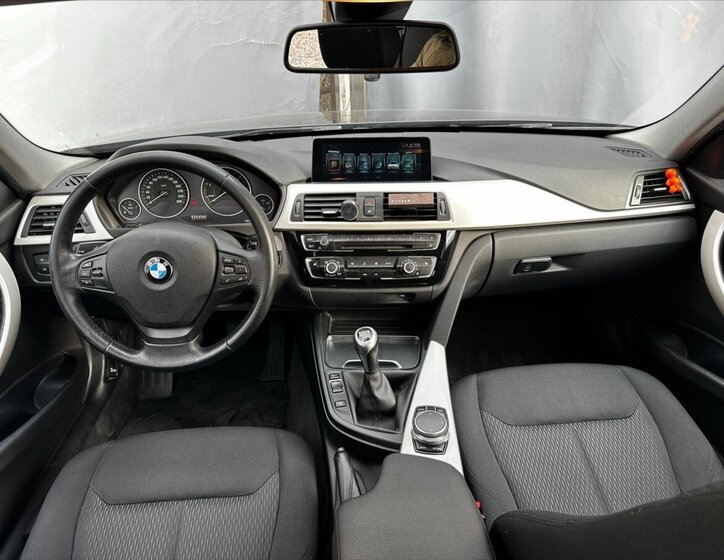 BMW Řada 3 Kombi 2,0 l 120 kw