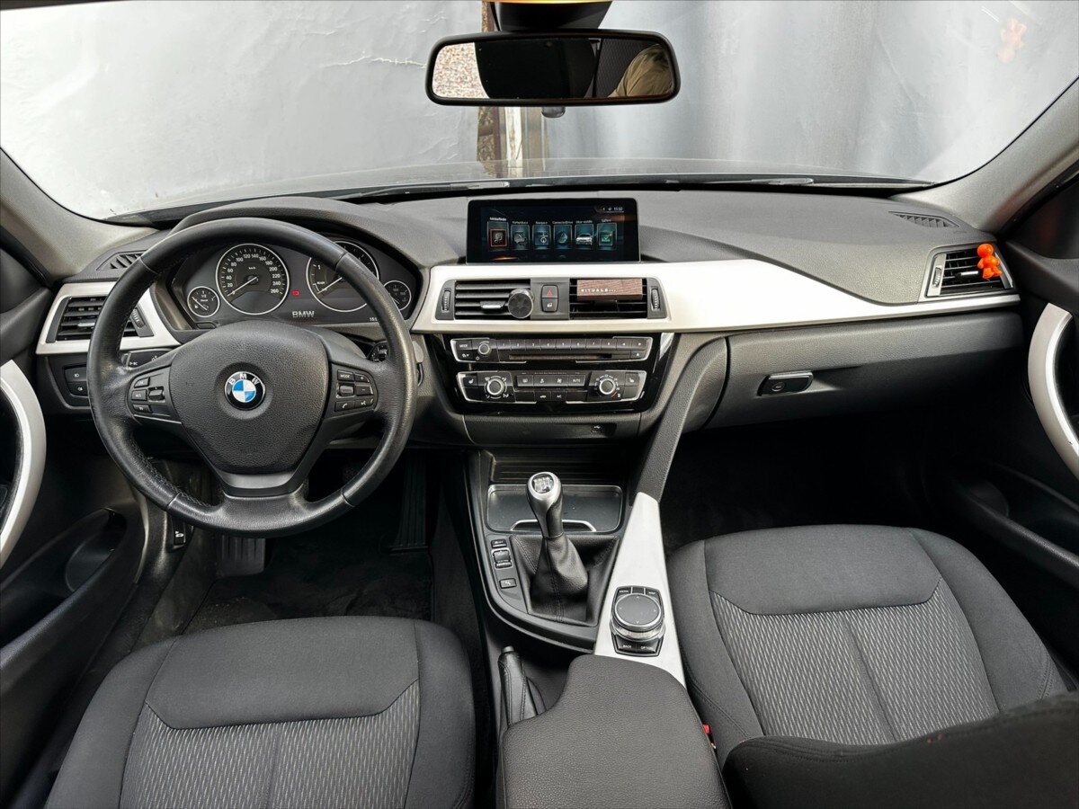 BMW Řada 3 Kombi 2,0 l 120 kw